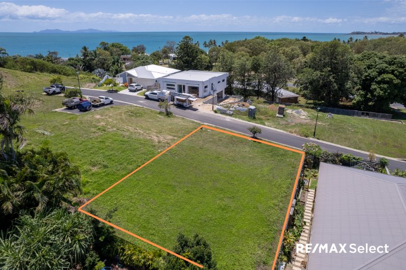 Photo - 3 Stanton Place, Blacks Beach QLD 4740 - Image 1