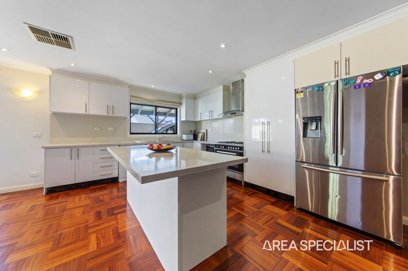 Photo - 3 Steeple Place, Endeavour Hills VIC 3802 - Image 3