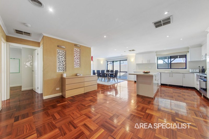 Photo - 3 Steeple Place, Endeavour Hills VIC 3802 - Image 5