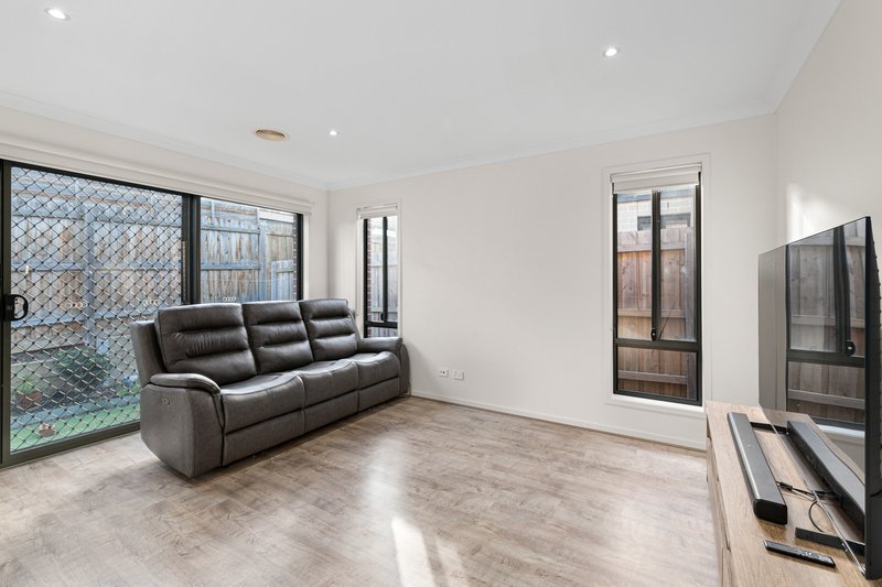 Photo - 3 Stilford Street, South Morang VIC 3752 - Image 7