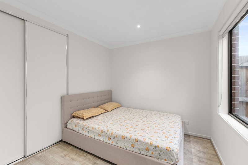 Photo - 3 Stilford Street, South Morang VIC 3752 - Image 8