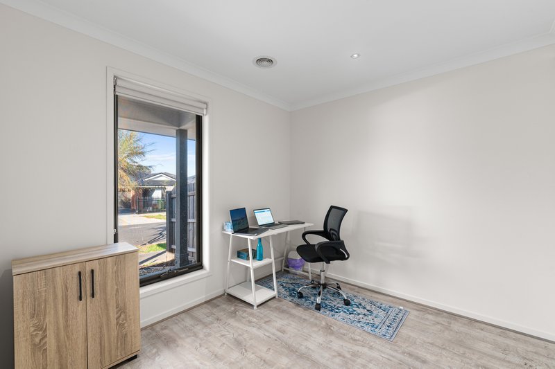 Photo - 3 Stilford Street, South Morang VIC 3752 - Image 12