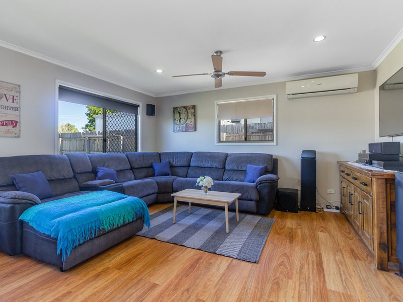 Photo - 3 Strathallen Drive, Boronia Heights QLD 4124 - Image 4