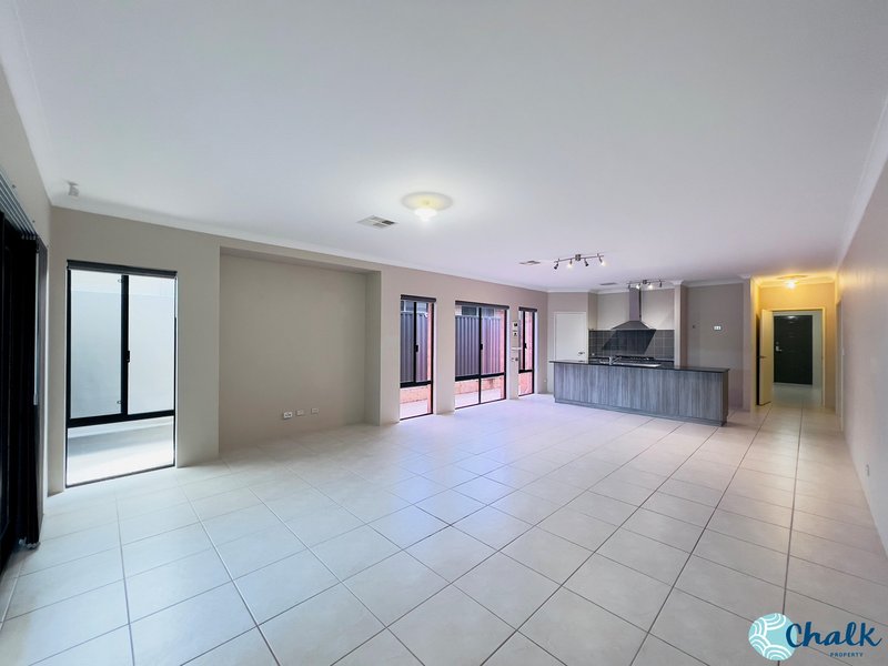 Photo - 3 Strathallen Street, Baldivis WA 6171 - Image 9