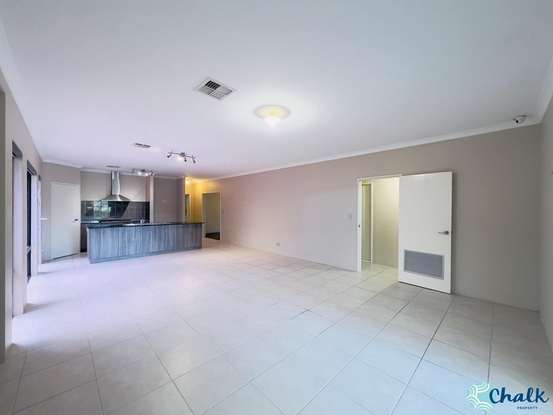 Photo - 3 Strathallen Street, Baldivis WA 6171 - Image 10