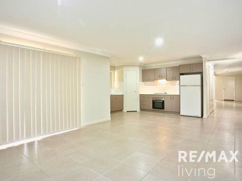 Photo - 3 Stream Place, Bellmere QLD 4510 - Image 3