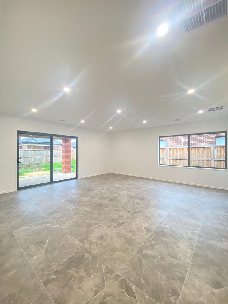 Photo - 3 Style Way, Tarneit VIC 3029 - Image 4