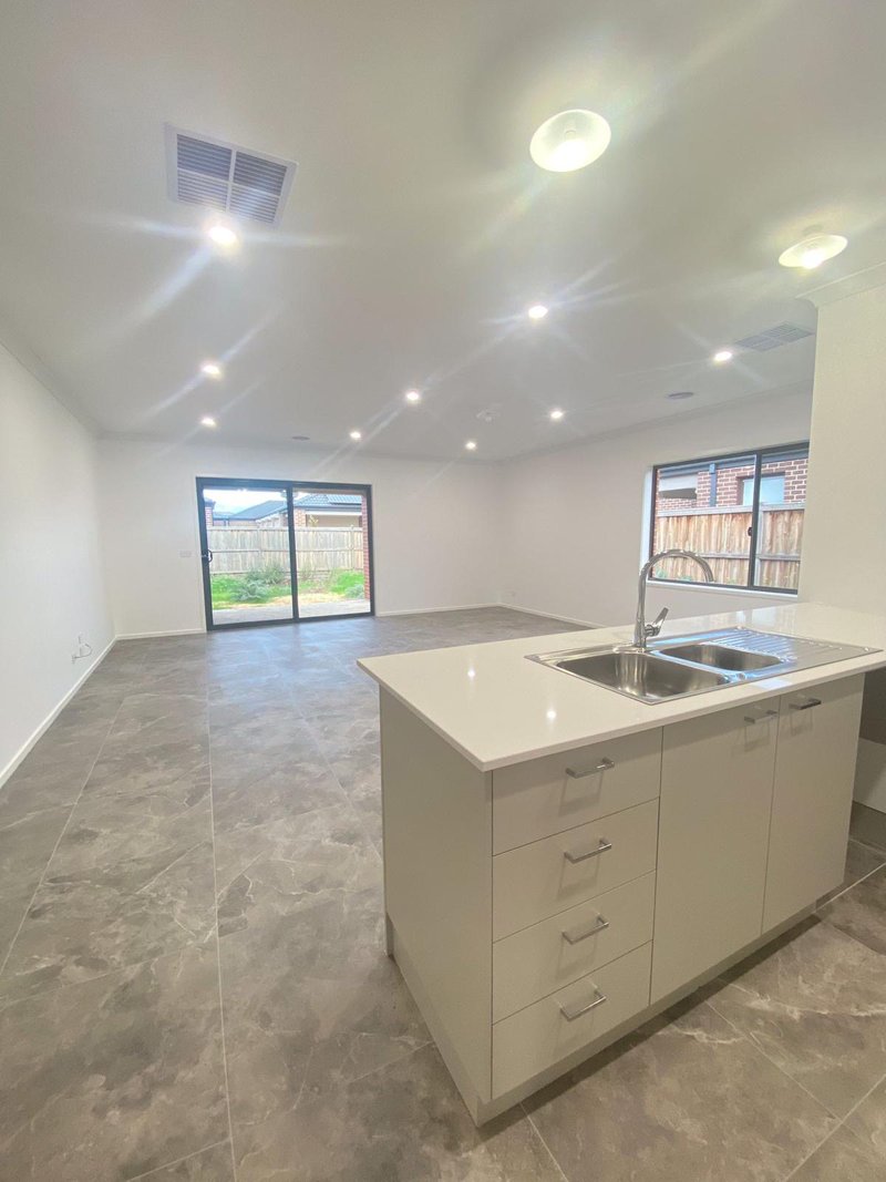 Photo - 3 Style Way, Tarneit VIC 3029 - Image 9