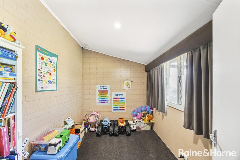 Photo - 3 Sulphur Street, Withers WA 6230 - Image 16