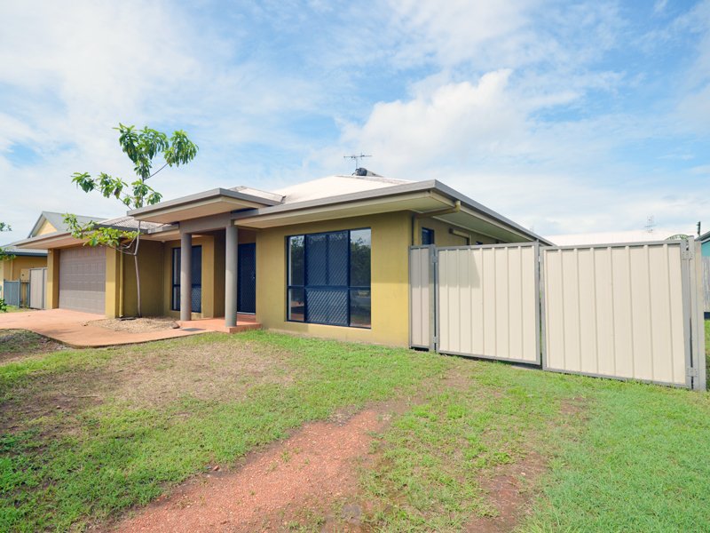 Photo - 3 Sunbird Ct , Rocky Point QLD 4874 - Image 2