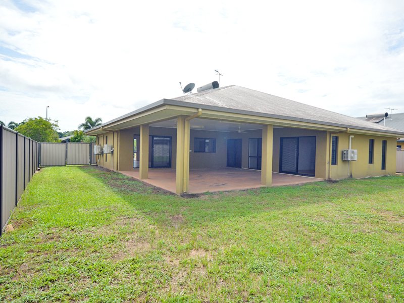 Photo - 3 Sunbird Ct , Rocky Point QLD 4874 - Image 4