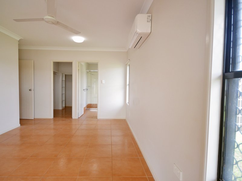 Photo - 3 Sunbird Ct , Rocky Point QLD 4874 - Image 18