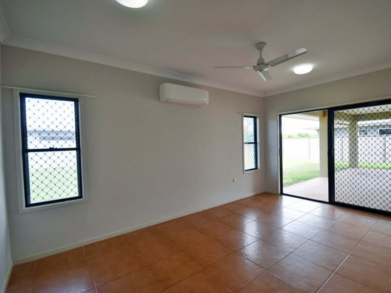 Photo - 3 Sunbird Ct , Rocky Point QLD 4874 - Image 24