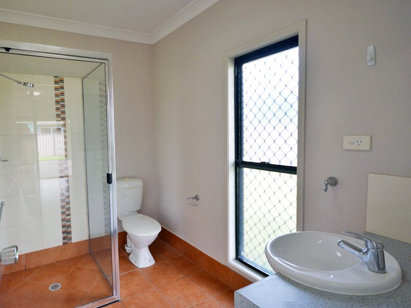 Photo - 3 Sunbird Ct , Rocky Point QLD 4874 - Image 25