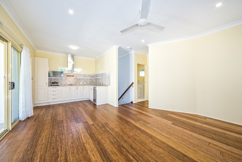 Photo - 3 Sunderland Drive, Banksia Beach QLD 4507 - Image 6