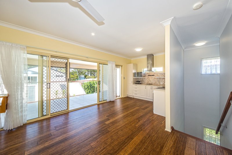 Photo - 3 Sunderland Drive, Banksia Beach QLD 4507 - Image 7