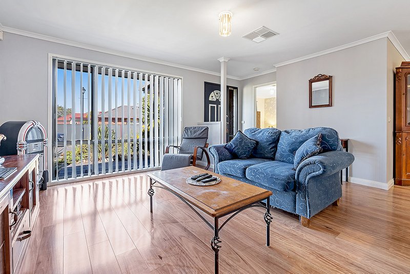 Photo - 3 Sunnybrook Court, Craigieburn VIC 3064 - Image 5