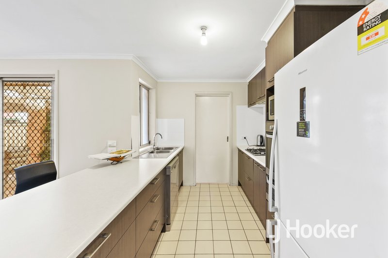 Photo - 3 Sunrise Court, Hampton Park VIC 3976 - Image 7