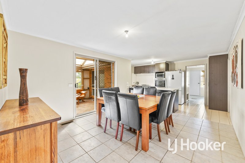 Photo - 3 Sunrise Court, Hampton Park VIC 3976 - Image 8