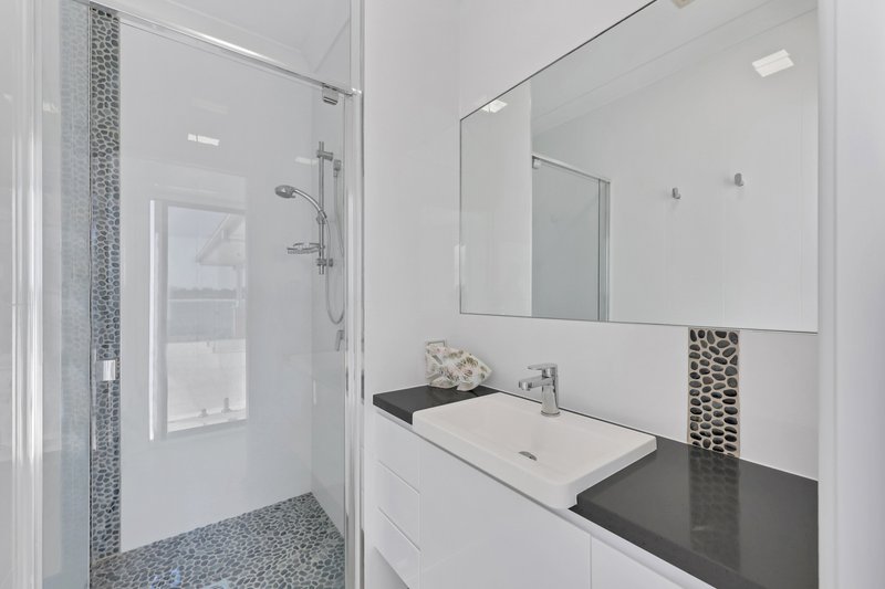 Photo - 3 Sunset Boulevard, Eimeo QLD 4740 - Image 27