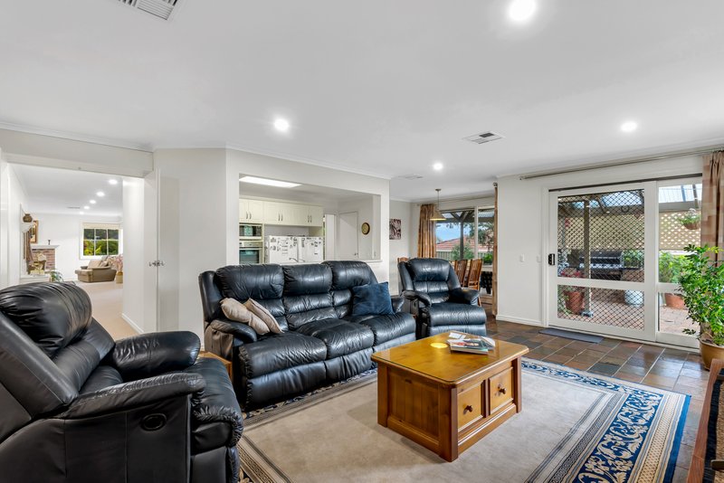 Photo - 3 Swallow Drive, Flagstaff Hill SA 5159 - Image 6