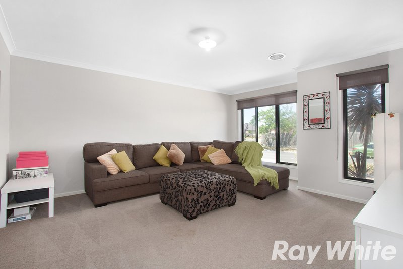 Photo - 3 Sweet Pea Drive, Pakenham VIC 3810 - Image 3