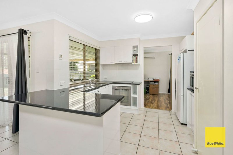 Photo - 3 Sylvia Court, Capalaba QLD 4157 - Image 4