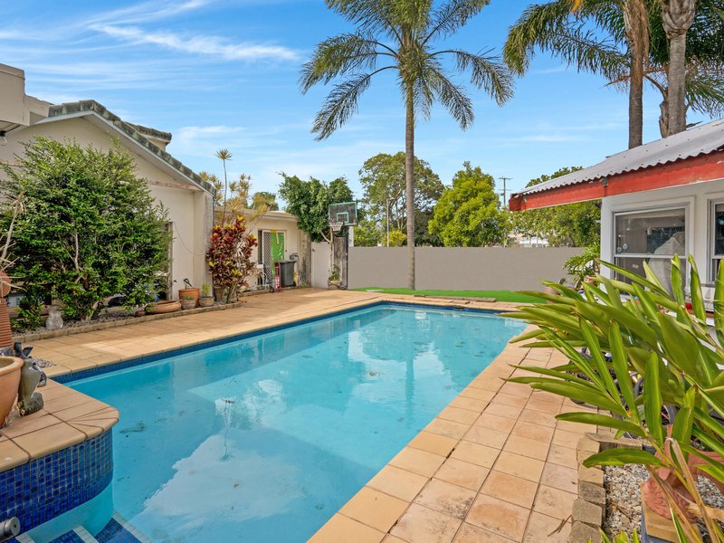 Photo - 3 Tannah Court, Broadbeach Waters QLD 4218 - Image 20