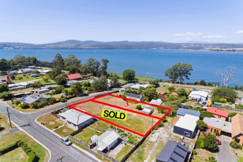 Photo - 3 Taroona Street, Gravelly Beach TAS 7276 - Image 3