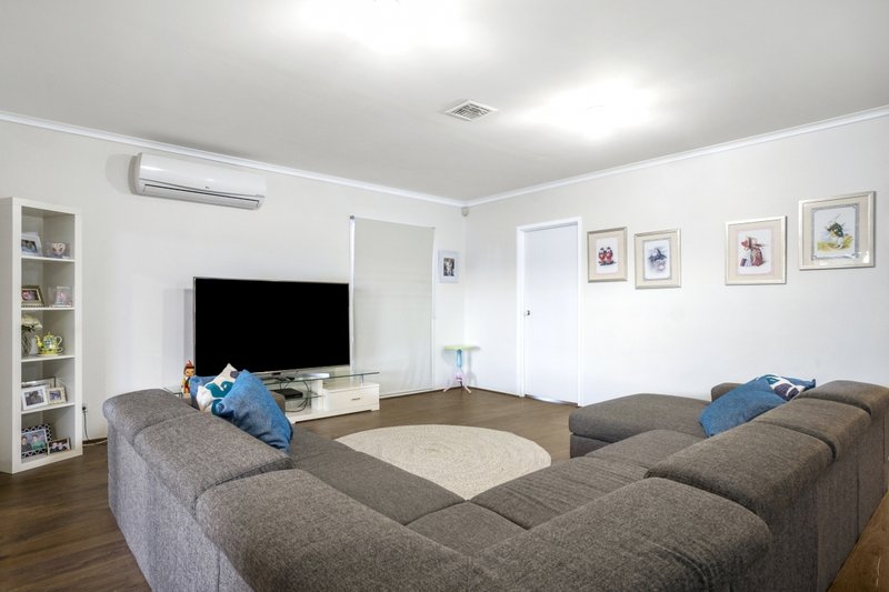 Photo - 3 Tenby Way, Hoppers Crossing VIC 3029 - Image 11