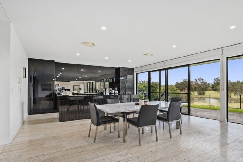 Photo - 3 The Boulevarde , Benowa QLD 4217 - Image 1
