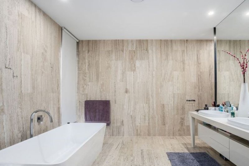 Photo - 3 The Boulevarde , Benowa QLD 4217 - Image 7