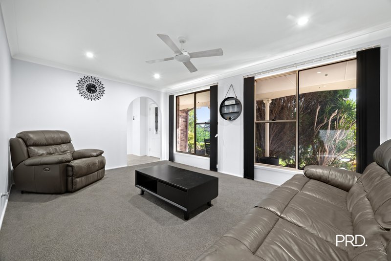 Photo - 3 Thoar Place, Claremont Meadows NSW 2747 - Image 2