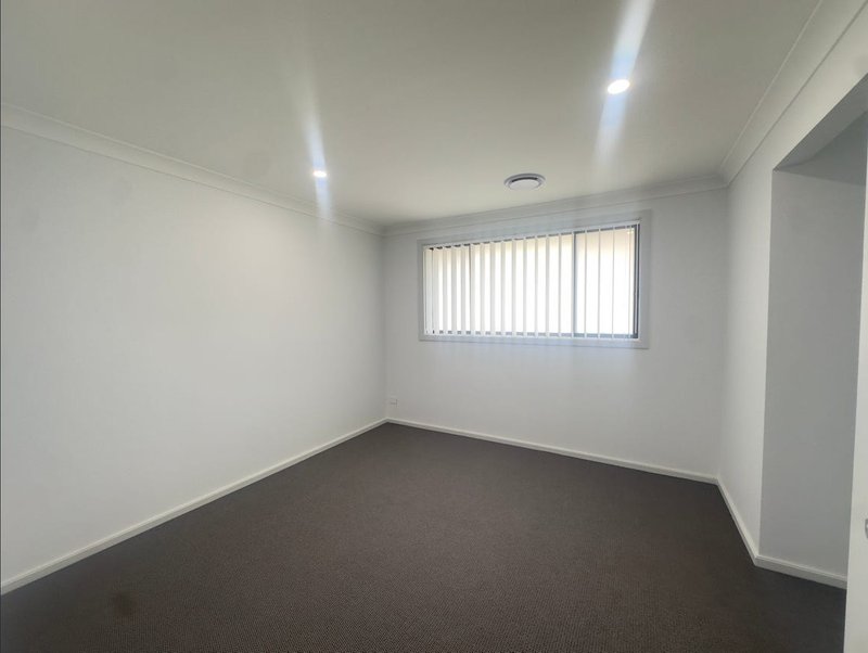 Photo - 3 Threlkald Street, Austral NSW 2179 - Image 7
