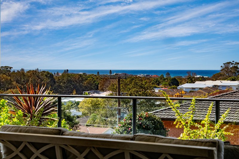 Photo - 3 Tilanbi Close, Terrigal NSW 2260 - Image 16