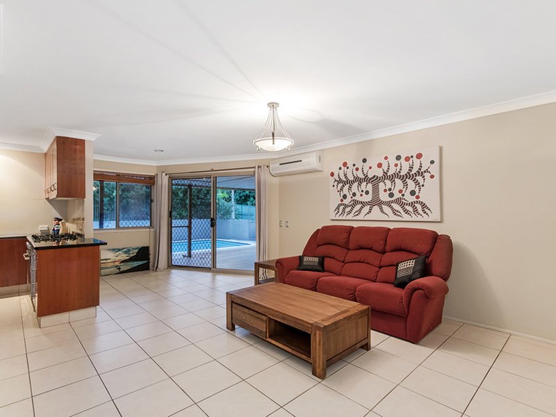 Photo - 3 Timberlea Court, Helensvale QLD 4212 - Image 12