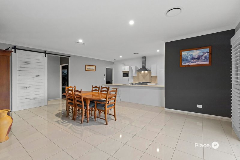 Photo - 3 Tipuana Place, Cashmere QLD 4500 - Image 6