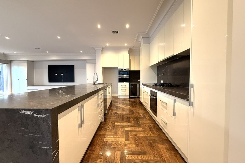 Photo - 3 Tiro Court, Hawthorn East VIC 3123 - Image 5