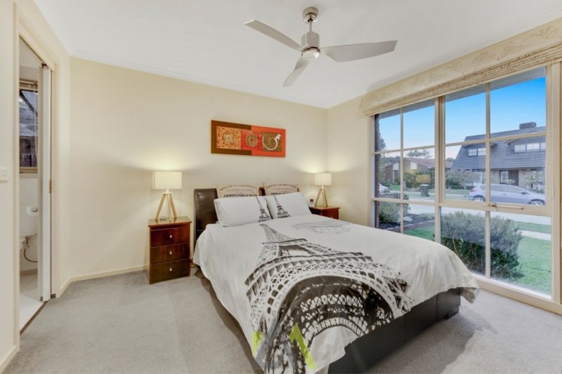 Photo - 3 Tisdall Drive, Langwarrin VIC 3910 - Image 11