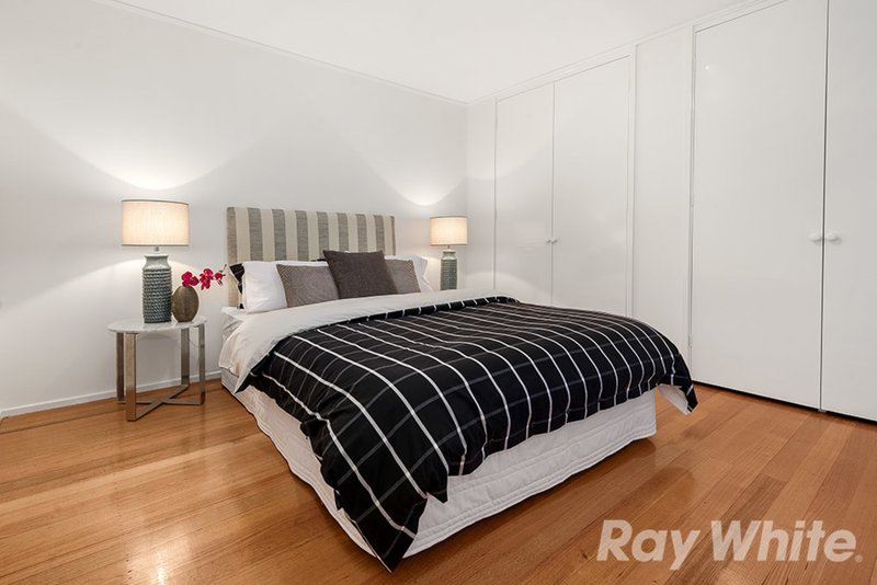 Photo - 3 Tiverton Drive, Mulgrave VIC 3170 - Image 6