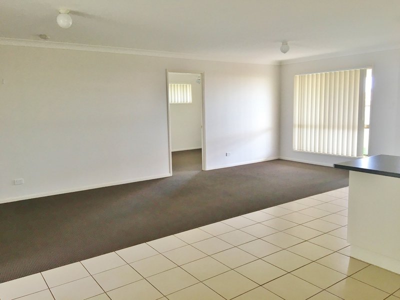 Photo - 3 Tivoli Drive, Kingaroy QLD 4610 - Image 7