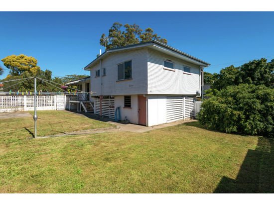 Photo - 3 Togar Street, Mansfield QLD 4122 - Image 9