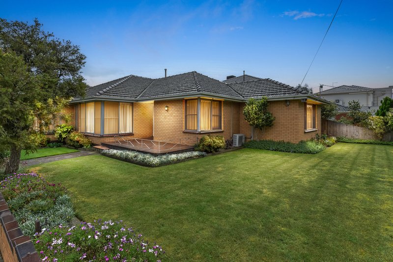 Photo - 3 Toirram Road, Mount Waverley VIC 3149 - Image 1