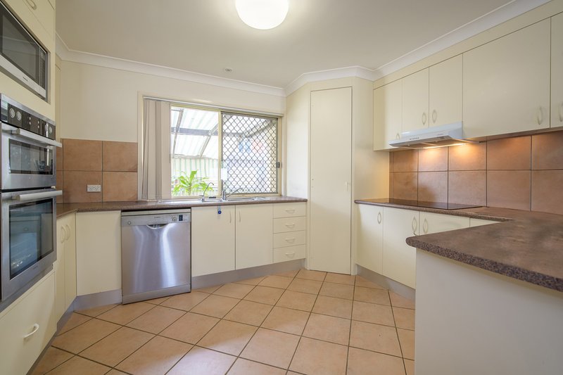 Photo - 3 Tollana Close, New Auckland QLD 4680 - Image 4