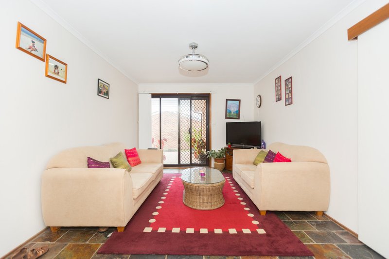 Photo - 3 Tovey Place, Florey ACT 2615 - Image 2