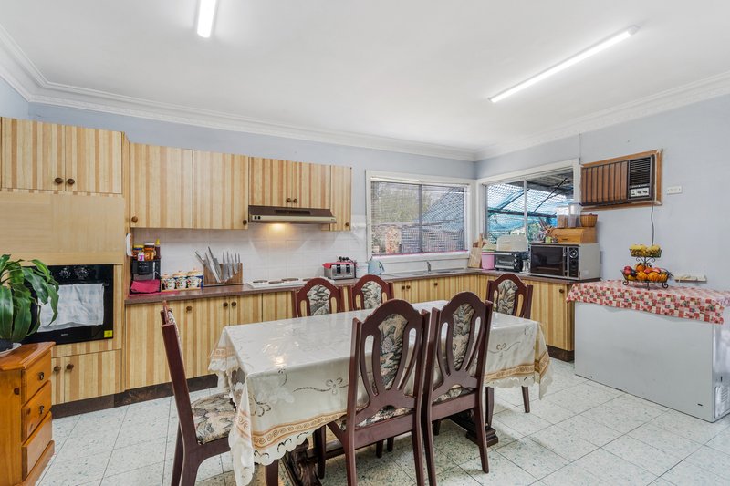 Photo - 3 Townview Road, Mount Pritchard NSW 2170 - Image 5