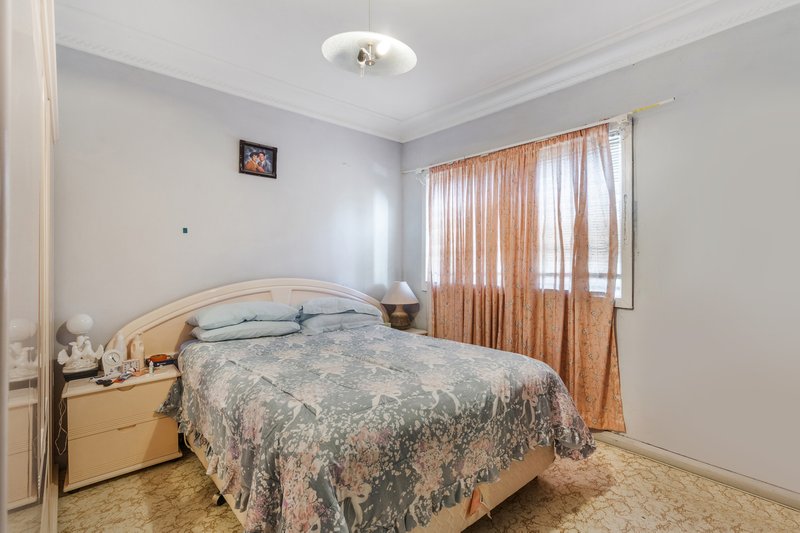 Photo - 3 Townview Road, Mount Pritchard NSW 2170 - Image 6