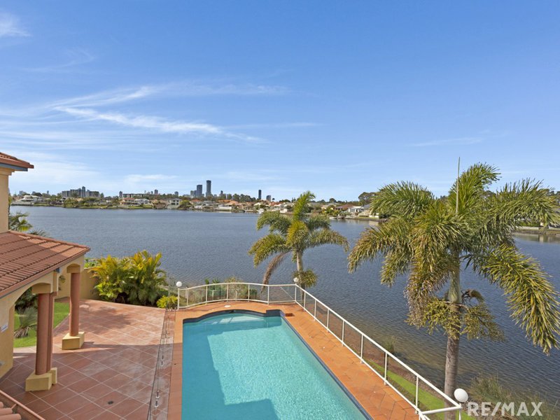 3 Trimaran Place, Clear Island Waters QLD 4226