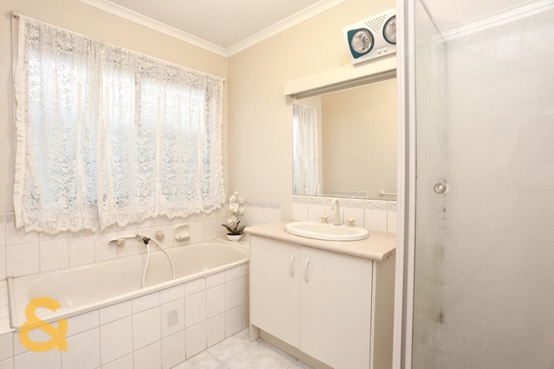 Photo - 3 Truscott Avenue, Roxburgh Park VIC 3064 - Image 9