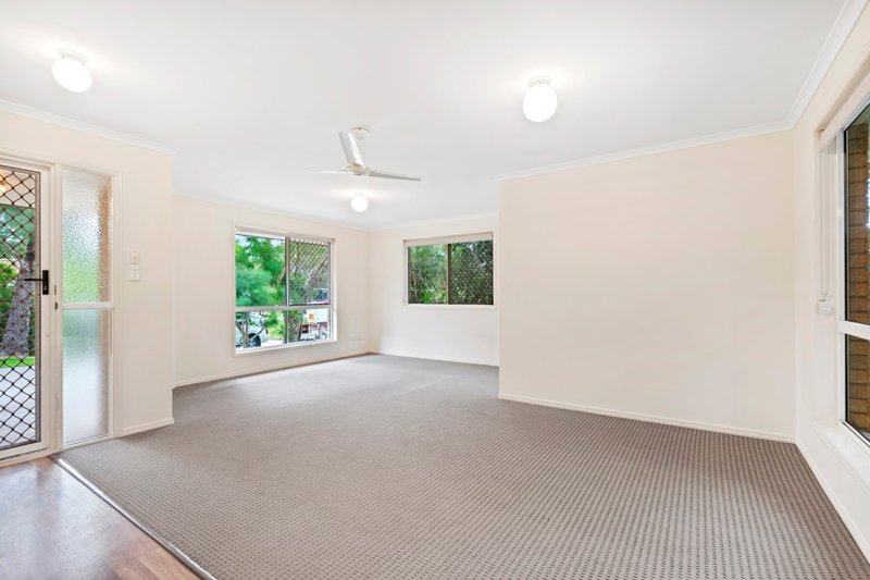 Photo - 3 Tullamore Court, Little Mountain QLD 4551 - Image 2